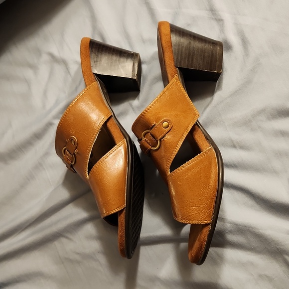 A2 by Aerosoles 9 1/2W - Picture 4 of 6